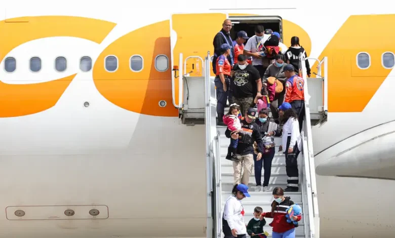 Venezuela recibe a 387 repatriados desde EE.UU.
